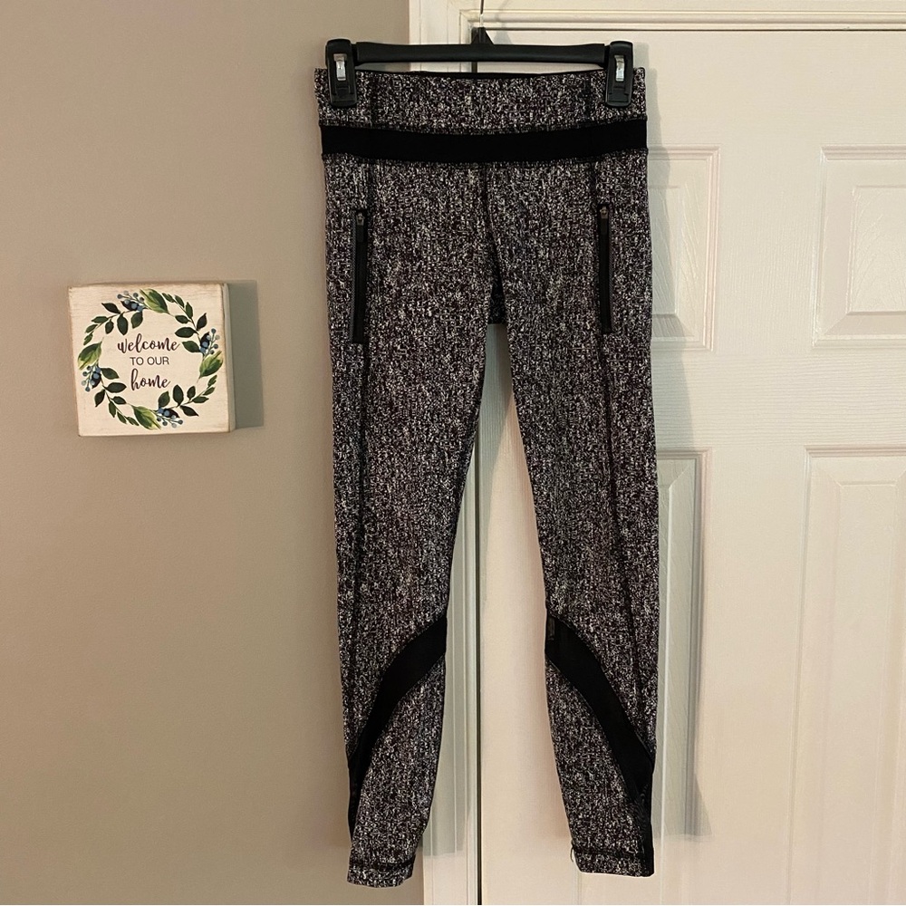 Lululemon Inspire Tight II Power Luxtreme Suited Jacquard Black White Size 4